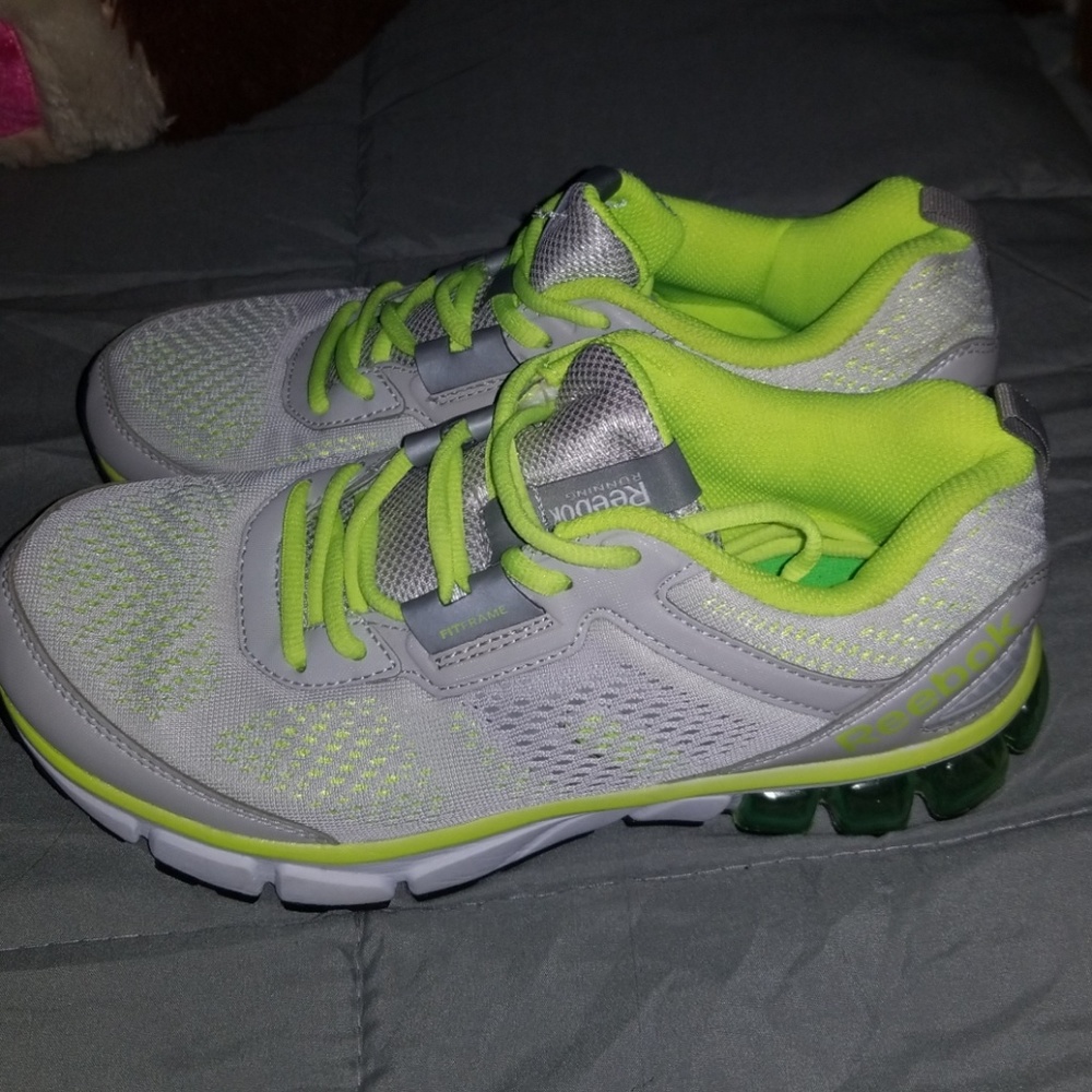 Reebok sneakers *New